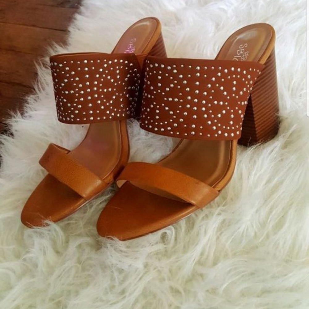 Camel heels